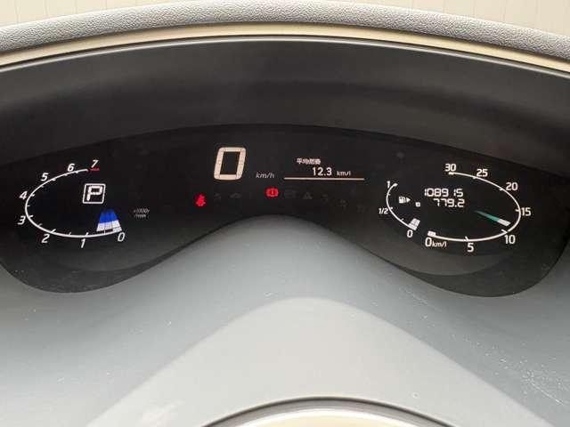 セレナ ２．０　ハイウェイスター　Ｓ－ＨＹＢＲＩＤ　純正ナビ　フルセグＴＶ　ＤＶＤ　Ｂｌｕｅｔｏｏｔｈ　ＨＤＭＩ　バックカメラ　両側電動スライドドア　キセノンヘッドライト　ＥＴＣ　ディーラー下取ワンオーナー車　禁煙車　クルーズコントロール（8枚目）
