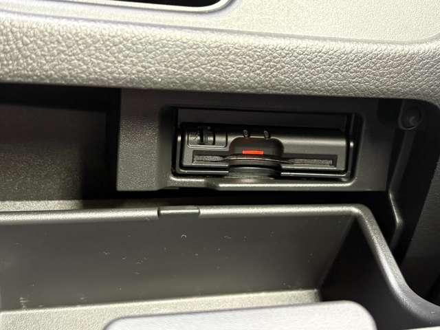 セレナ ２．０　ハイウェイスター　Ｓ－ＨＹＢＲＩＤ　純正ナビ　フルセグＴＶ　ＤＶＤ　Ｂｌｕｅｔｏｏｔｈ　ＨＤＭＩ　バックカメラ　両側電動スライドドア　キセノンヘッドライト　ＥＴＣ　ディーラー下取ワンオーナー車　禁煙車　クルーズコントロール（17枚目）