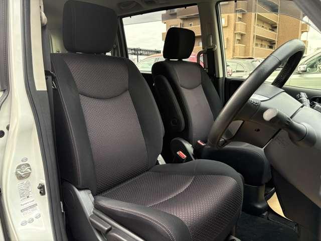 セレナ ２．０　ハイウェイスター　Ｓ－ＨＹＢＲＩＤ　純正ナビ　フルセグＴＶ　ＤＶＤ　Ｂｌｕｅｔｏｏｔｈ　ＨＤＭＩ　バックカメラ　両側電動スライドドア　キセノンヘッドライト　ＥＴＣ　ディーラー下取ワンオーナー車　禁煙車　クルーズコントロール（33枚目）