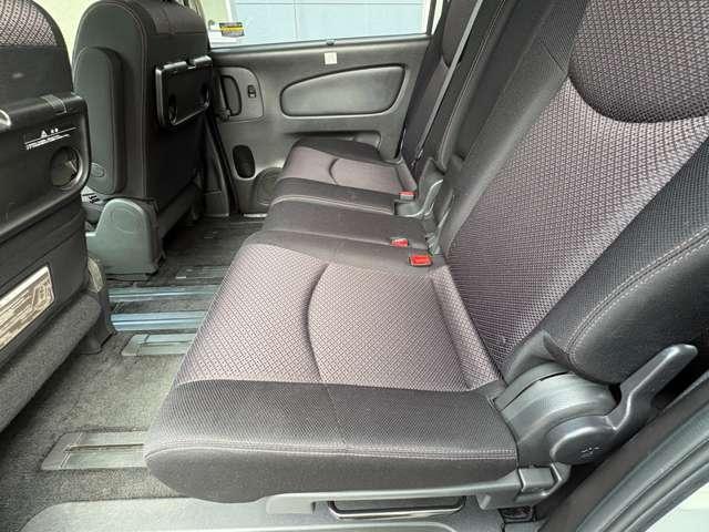 セレナ ２．０　ハイウェイスター　Ｓ－ＨＹＢＲＩＤ　純正ナビ　フルセグＴＶ　ＤＶＤ　Ｂｌｕｅｔｏｏｔｈ　ＨＤＭＩ　バックカメラ　両側電動スライドドア　キセノンヘッドライト　ＥＴＣ　ディーラー下取ワンオーナー車　禁煙車　クルーズコントロール（44枚目）