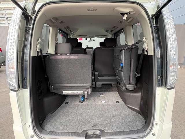 セレナ ２．０　ハイウェイスター　Ｓ－ＨＹＢＲＩＤ　純正ナビ　フルセグＴＶ　ＤＶＤ　Ｂｌｕｅｔｏｏｔｈ　ＨＤＭＩ　バックカメラ　両側電動スライドドア　キセノンヘッドライト　ＥＴＣ　ディーラー下取ワンオーナー車　禁煙車　クルーズコントロール（47枚目）