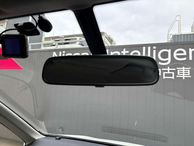 セレナ ２．０　ハイウェイスター　Ｓ－ＨＹＢＲＩＤ　純正ナビ　フルセグＴＶ　ＤＶＤ　Ｂｌｕｅｔｏｏｔｈ　ＨＤＭＩ　バックカメラ　両側電動スライドドア　キセノンヘッドライト　ＥＴＣ　ディーラー下取ワンオーナー車　禁煙車　クルーズコントロール（53枚目）