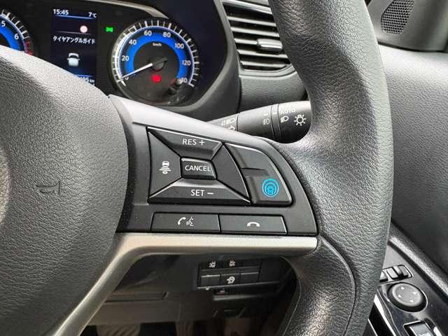 ���v���p�C���b�g���������H�ł̒��������s���y�ɁI�I�a�؎��Ə��񑖍s�̃V�[���ŁA�A�N�Z���E�u���[�L�E�X�e�A�����O�������Ő��䂵�A�������^�]�̕��S���y�����Ă���܂��I