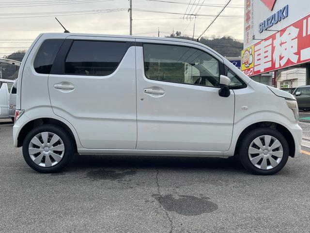 ワゴンＲ ＦＸ　ＣＤプレーヤー付き　５ＭＴ　届出済未使用車（10枚目）