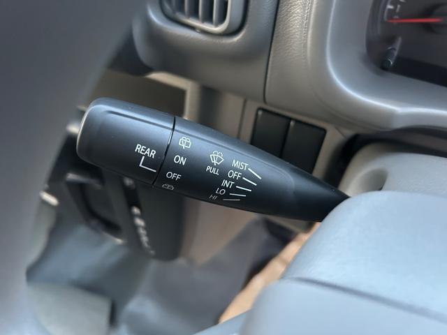 エブリイ ＰＡ　両側スライドドア　クリアランスソナー　レーンアシスト　衝突被害軽減システム　オートライト　アイドリングストップ　ＡＴ　ＡＢＳ　ＥＳＣ　衝突安全ボディ　エアコン　パワーステアリング（7枚目）