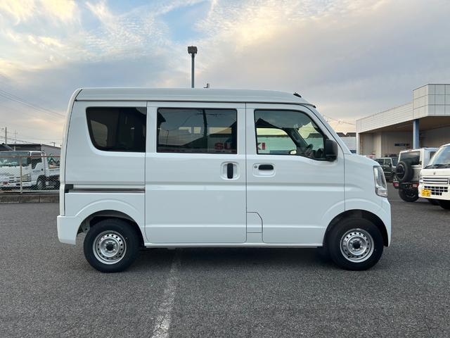 エブリイ ＰＡ　両側スライドドア　クリアランスソナー　レーンアシスト　衝突被害軽減システム　オートライト　アイドリングストップ　ＡＴ　ＡＢＳ　ＥＳＣ　衝突安全ボディ　エアコン　パワーステアリング（12枚目）