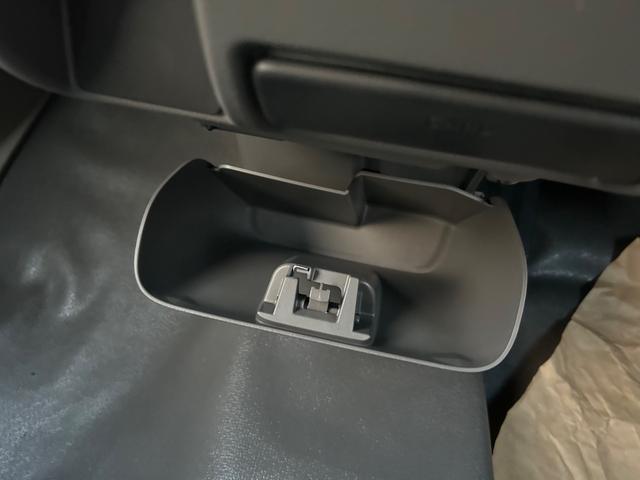 エブリイ ＰＡ　両側スライドドア　クリアランスソナー　レーンアシスト　衝突被害軽減システム　オートライト　アイドリングストップ　ＡＴ　ＡＢＳ　ＥＳＣ　衝突安全ボディ　エアコン　パワーステアリング（33枚目）