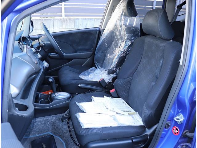 フィット １３Ｇ・スマートセレクション　Ｆパッケージ　ＳＤナビフルセグＴＶ　バックカメラ　スマートキー　ＣＶＴ　１４インチＡＷ　ウインカーミラー　電格ミラー　ドラレコ　Ｐガラス　ＥＴＣ　ＤＶＤ再生（2枚目）