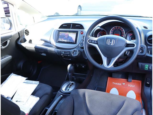 フィット １３Ｇ・スマートセレクション　Ｆパッケージ　ＳＤナビフルセグＴＶ　バックカメラ　スマートキー　ＣＶＴ　１４インチＡＷ　ウインカーミラー　電格ミラー　ドラレコ　Ｐガラス　ＥＴＣ　ＤＶＤ再生（8枚目）