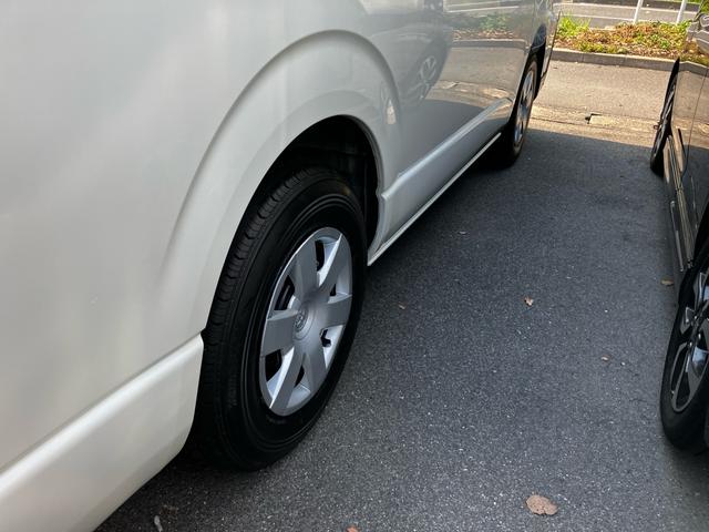 ハイエースバン ロングDX 3人乗り 衝突被害軽減システム ドライブレコーダー ラジオ ミュージックプレイヤー接続可 キーレスエントリー エアコン パワーウィンドウ パワーステアリング スライドドア 横滑り防止装置(34枚目)