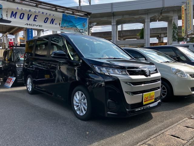 ランディ Ｇ　８人乗り　登録済未使用車　禁煙車　衝突被害軽減システム　レーンアシスト　両側電動スライドドア　オートエアコン　ＬＥＤヘッドライト　スマートキー　ＡＷ１６インチ　クルーズコントロール　横滑り防止装置（3枚目）