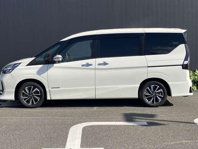 セレナ e-パワー ハイウェイスターV 日産純正10インチモニターナビゲーション 後席モニター フルセグTV アラウンドビューモニター スマートミラー ツインドライブレコーダー ETC2.0 両側電動スライドドア 前席シートヒーター(6枚目)