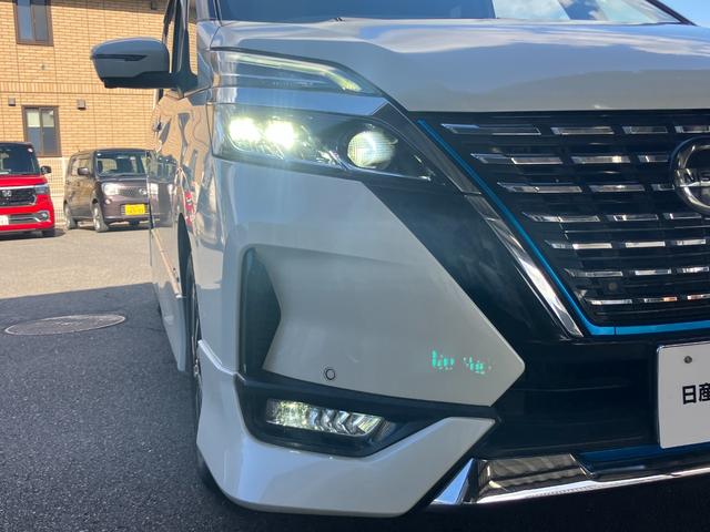 セレナ e-パワー ハイウェイスターV 日産純正10インチモニターナビゲーション 後席モニター フルセグTV アラウンドビューモニター スマートミラー ツインドライブレコーダー ETC2.0 両側電動スライドドア 前席シートヒーター(25枚目)