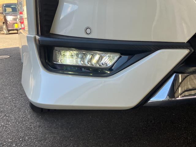 セレナ e-パワー ハイウェイスターV 日産純正10インチモニターナビゲーション 後席モニター フルセグTV アラウンドビューモニター スマートミラー ツインドライブレコーダー ETC2.0 両側電動スライドドア 前席シートヒーター(27枚目)