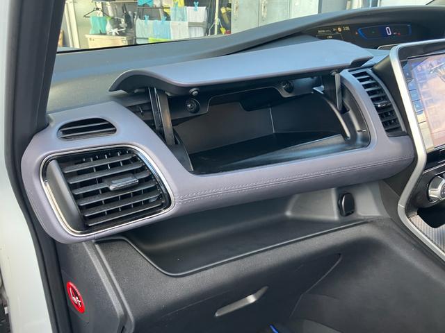 セレナ e-パワー ハイウェイスターV 日産純正10インチモニターナビゲーション 後席モニター フルセグTV アラウンドビューモニター スマートミラー ツインドライブレコーダー ETC2.0 両側電動スライドドア 前席シートヒーター(43枚目)