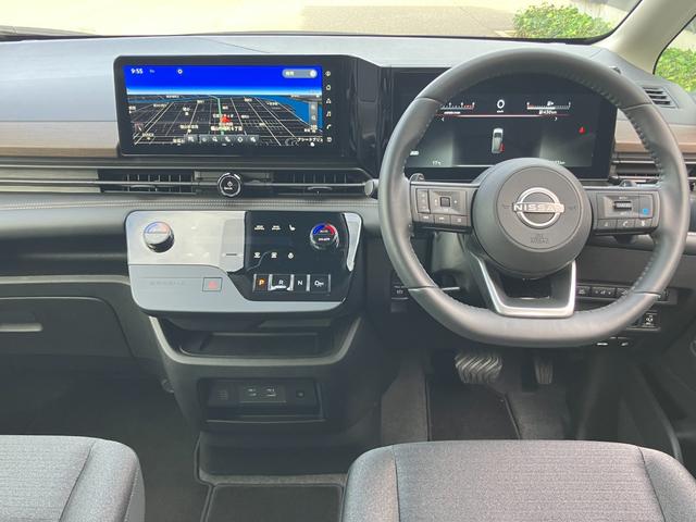 セレナ ハイウェイスターV プロパイロット ニッサンコネクトナビゲーション 後席モニター フルセグTV アラウンドビューモニター スマートミラー 両側電動スライドドア ツインドライブレコーダー ETC2.0(3枚目)