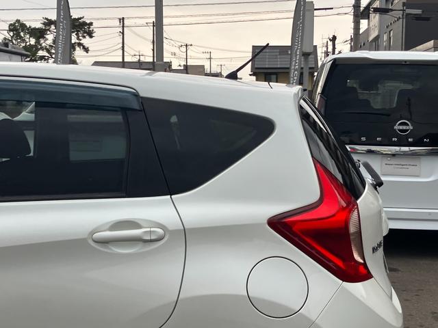 ノート Ｘ　ＤＩＧ－Ｓ　Ｖセレクション＋セーフティ　日産純正ナビゲーション　フルセグＴＶ　アラウンドビューモニター　エマージェンシーブレーキ　禁煙車　ワンオーナー（50枚目）