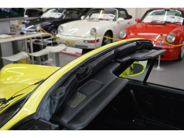 ９１１ ９１１カレラ２　タルガ　整備記録８枚　保証書　整備手帳　取説　ディ―ラー車　オリジナル車　ブラックレザーインテリア　フルパワーシート　シートヒーター　カラーセンターキャップ（26枚目）