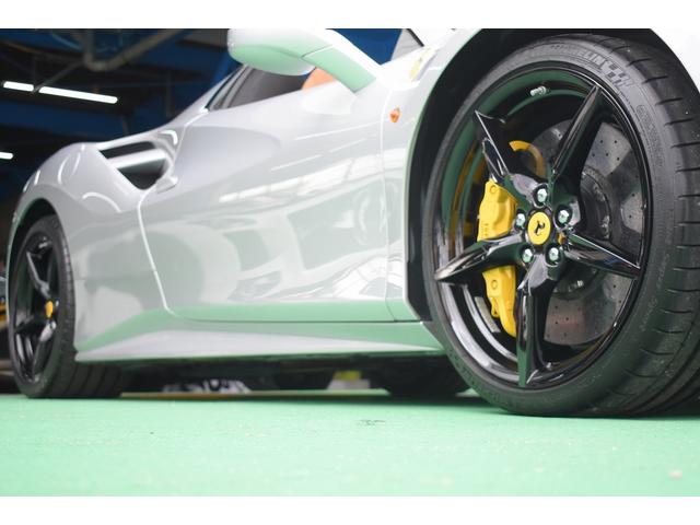 ４８８スパイダー ベースグレード　ディ―ラー車　保証書　整備手帳　取説　マットグレーホイール　Ｆリフティング　フル電動シート　アダプティブフロントライト　スポーツエクゾースト　リヤパーキングカメラ　前後パーキングセンサー（23枚目）