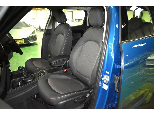 MINI クーパーS E クロスオーバー オール4 PHEV ターボ 電動トランクゲート メーカーナビBカメラ 禁煙車 LEDライト 前後コーナーセンサー ルーフレール 4WD 走行8千キロ 保証書 取説(15枚目)