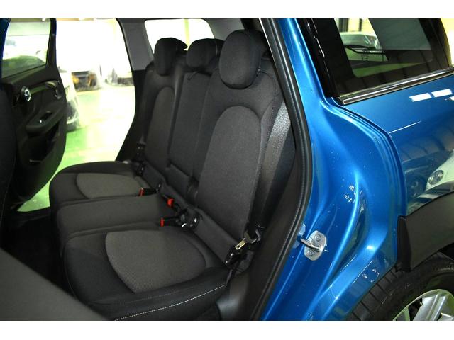 MINI クーパーS E クロスオーバー オール4 PHEV ターボ 電動トランクゲート メーカーナビBカメラ 禁煙車 LEDライト 前後コーナーセンサー ルーフレール 4WD 走行8千キロ 保証書 取説(17枚目)