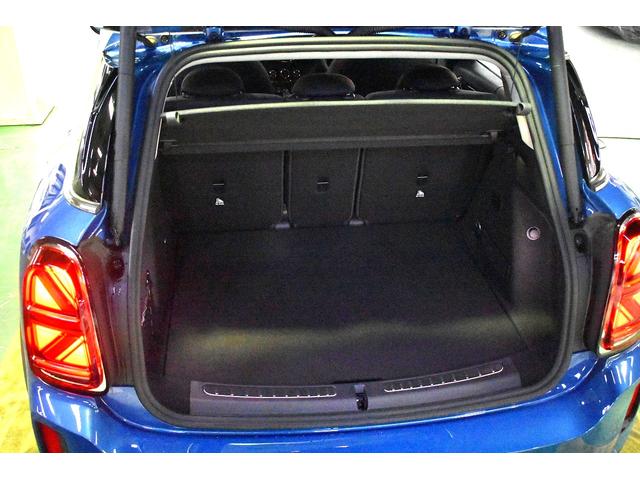 MINI クーパーS E クロスオーバー オール4 PHEV ターボ 電動トランクゲート メーカーナビBカメラ 禁煙車 LEDライト 前後コーナーセンサー ルーフレール 4WD 走行8千キロ 保証書 取説(18枚目)