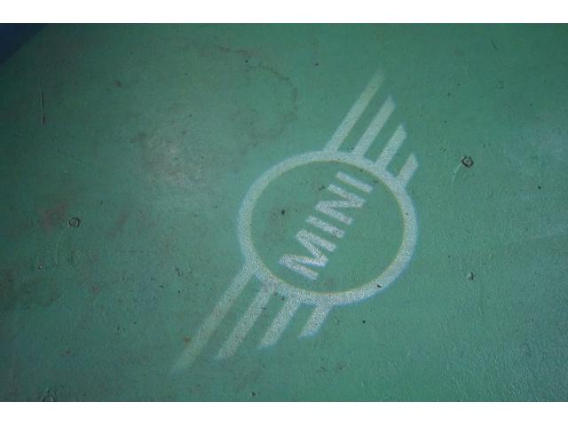 MINI クーパーS E クロスオーバー オール4 PHEV ターボ 電動トランクゲート メーカーナビBカメラ 禁煙車 LEDライト 前後コーナーセンサー ルーフレール 4WD 走行8千キロ 保証書 取説(28枚目)