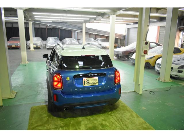 MINI クーパーS E クロスオーバー オール4 PHEV ターボ 電動トランクゲート メーカーナビBカメラ 禁煙車 LEDライト 前後コーナーセンサー ルーフレール 4WD 走行8千キロ 保証書 取説(29枚目)