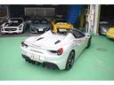 ４８８スパイダー ベースグレード　ディ―ラー車　保証書　整備手帳　取説　マットグレーホイール　Ｆリフティング　フル電動シート　アダプティブフロントライト　スポーツエクゾースト　リヤパーキングカメラ　前後パーキングセンサー（6枚目）