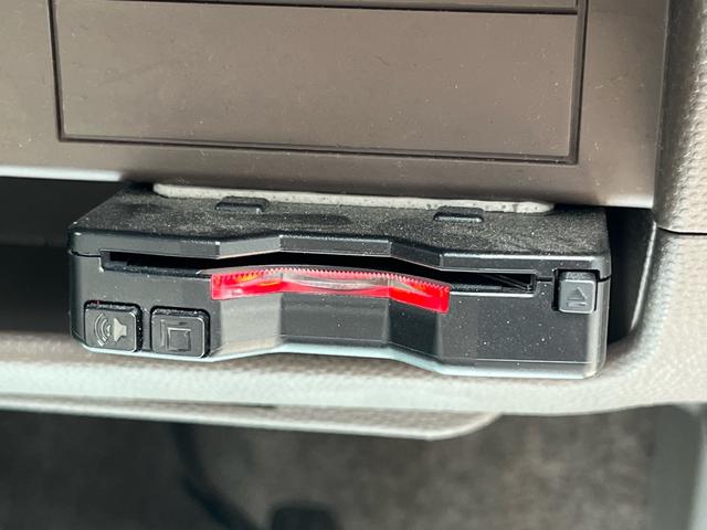 アルトラパンショコラ Ｘ　ナビ　地デジ　Ｂｌｕｅｔｏｏｈ　スマートキー　プッシュスタート　ディスチャージライト　ＥＴＣ　格納ミラー　専用シート　アイドリングストップ　オートエアコン　純正アルミ　オートライト　ＡＢＳ　禁煙車（18枚目）