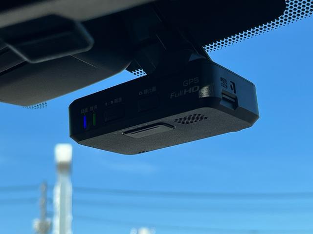 ノート e-パワー メダリスト 軽減ブレーキ ナビ 地デジ Bluetooh バックモニター ドライブレコーダー ETC スマートキー LEDライト フォグランプ ハーフレザーシート レーンキープアシスト 純正アルミ ABS 禁煙車(14枚目)