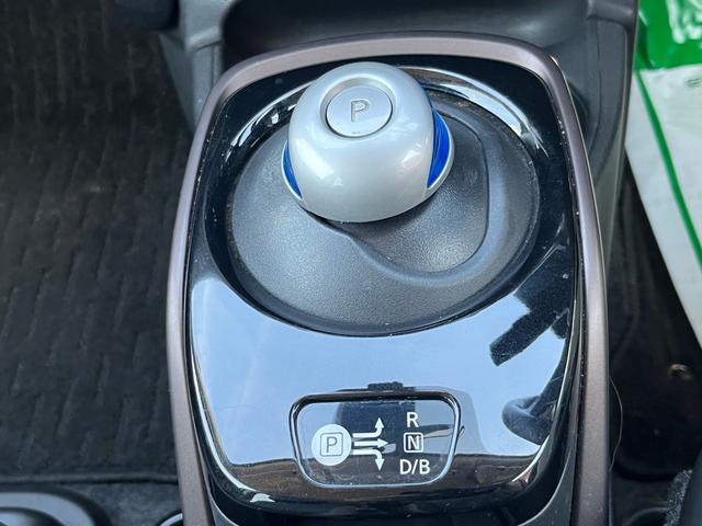 ノート e-パワー メダリスト 軽減ブレーキ ナビ 地デジ Bluetooh バックモニター ドライブレコーダー ETC スマートキー LEDライト フォグランプ ハーフレザーシート レーンキープアシスト 純正アルミ ABS 禁煙車(17枚目)