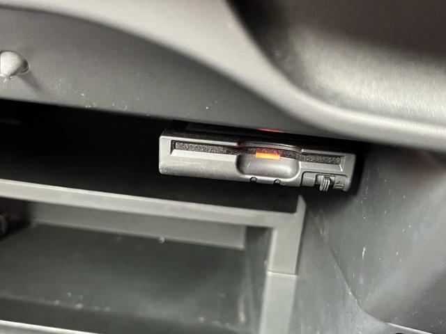 ノート ｅ－パワー　メダリスト　軽減ブレーキ　ナビ　地デジ　Ｂｌｕｅｔｏｏｈ　アラウンドモニター　インテリジェントルームミラー　ＬＥＤライト　フォグランプ　ＥＴＣ　ハーフレザーシート　アダプティブクルーズコントロール　ＡＢＳ　禁煙車（16枚目）