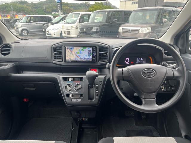 ミライース Ｌ　ＳＡＩＩＩ　軽減ブレーキ　ナビ　Ｂｌｕｅｔｏｏｈ　キーレスエントリー　ＥＴＣ　クリアランスソナー　レーンキープアシスト　オートマチックハイビーム　アイドリングストップ　横滑り防止　衝突安全ボディー　ＡＢＳ　禁煙車（8枚目）