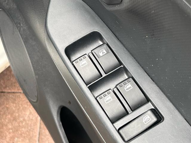 ミライース Ｌ　ＳＡＩＩＩ　軽減ブレーキ　ナビ　Ｂｌｕｅｔｏｏｈ　キーレスエントリー　ＥＴＣ　クリアランスソナー　レーンキープアシスト　オートマチックハイビーム　アイドリングストップ　横滑り防止　衝突安全ボディー　ＡＢＳ　禁煙車（17枚目）