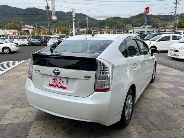 プリウス S 純正ナビ 地デジ Bluetooh スマートキー プッシュスタート オートライト フォグランプ 格納ミラー ETC 純正アルミ オートエアコン 衝突安全ボディー 盗難防止システム Wエアバック 禁煙車(6枚目)