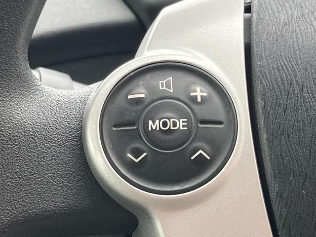 プリウス S 純正ナビ 地デジ Bluetooh スマートキー プッシュスタート オートライト フォグランプ 格納ミラー ETC 純正アルミ オートエアコン 衝突安全ボディー 盗難防止システム Wエアバック 禁煙車(14枚目)