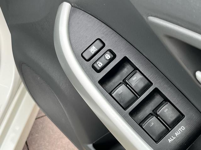 プリウス S 純正ナビ 地デジ Bluetooh スマートキー プッシュスタート オートライト フォグランプ 格納ミラー ETC 純正アルミ オートエアコン 衝突安全ボディー 盗難防止システム Wエアバック 禁煙車(19枚目)