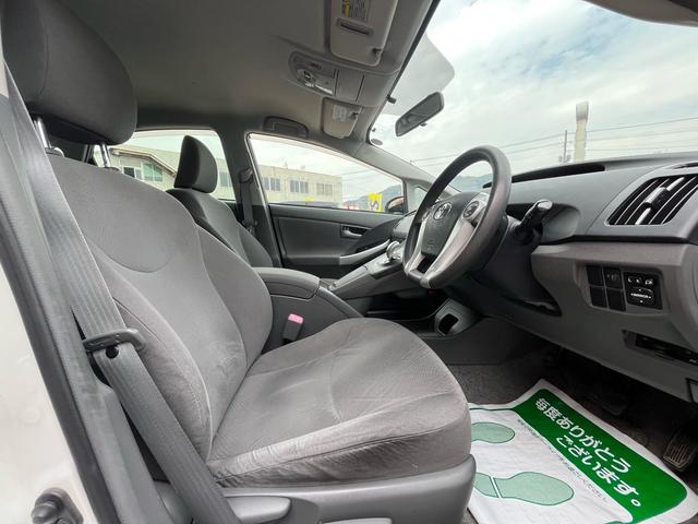 プリウス S 純正ナビ 地デジ Bluetooh スマートキー プッシュスタート オートライト フォグランプ 格納ミラー ETC 純正アルミ オートエアコン 衝突安全ボディー 盗難防止システム Wエアバック 禁煙車(21枚目)