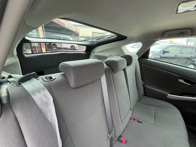 プリウス S 純正ナビ 地デジ Bluetooh スマートキー プッシュスタート オートライト フォグランプ 格納ミラー ETC 純正アルミ オートエアコン 衝突安全ボディー 盗難防止システム Wエアバック 禁煙車(25枚目)