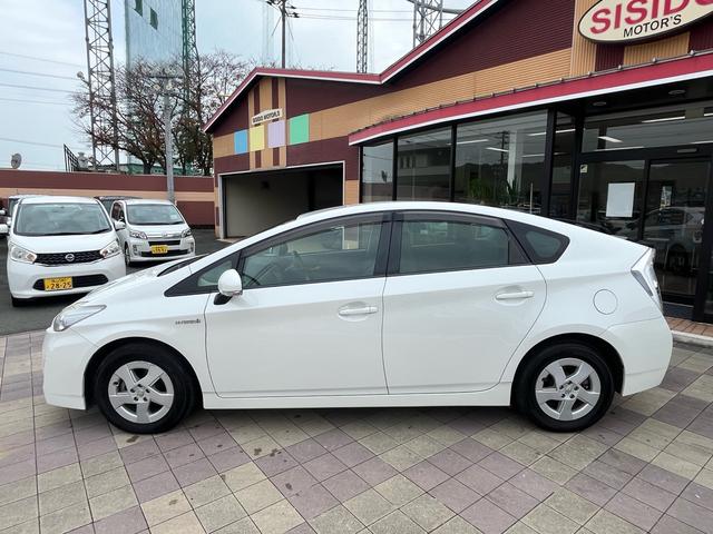 プリウス S 純正ナビ 地デジ Bluetooh スマートキー プッシュスタート オートライト フォグランプ 格納ミラー ETC 純正アルミ オートエアコン 衝突安全ボディー 盗難防止システム Wエアバック 禁煙車(27枚目)