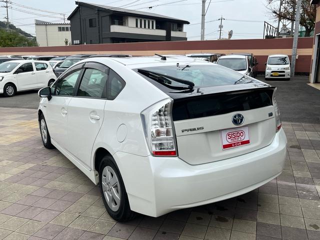 プリウス S 純正ナビ 地デジ Bluetooh スマートキー プッシュスタート オートライト フォグランプ 格納ミラー ETC 純正アルミ オートエアコン 衝突安全ボディー 盗難防止システム Wエアバック 禁煙車(28枚目)