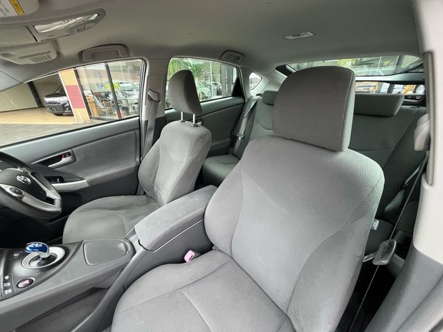 プリウス S 純正ナビ 地デジ Bluetooh スマートキー プッシュスタート オートライト フォグランプ 格納ミラー ETC 純正アルミ オートエアコン 衝突安全ボディー 盗難防止システム Wエアバック 禁煙車(30枚目)