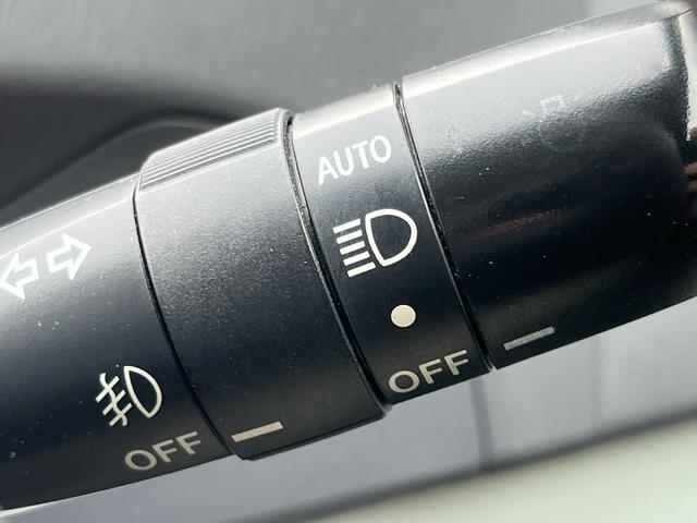 プリウス S スマートキー プッシュスタート CDステレオ オートライト フォグランプ ETC 格納ミラー オートエアコン 純正アルミ 衝突安全ボディー 盗難防止システム Wエアバック ABS 禁煙車(14枚目)