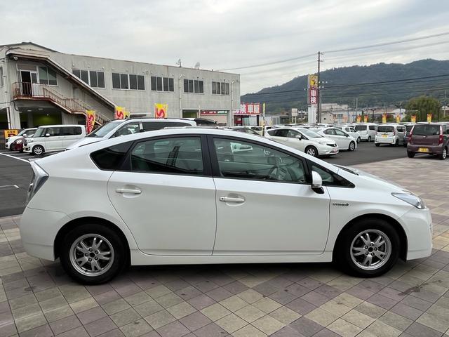 プリウス S スマートキー プッシュスタート CDステレオ オートライト フォグランプ ETC 格納ミラー オートエアコン 純正アルミ 衝突安全ボディー 盗難防止システム Wエアバック ABS 禁煙車(21枚目)