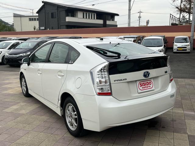 プリウス S スマートキー プッシュスタート CDステレオ オートライト フォグランプ ETC 格納ミラー オートエアコン 純正アルミ 衝突安全ボディー 盗難防止システム Wエアバック ABS 禁煙車(27枚目)