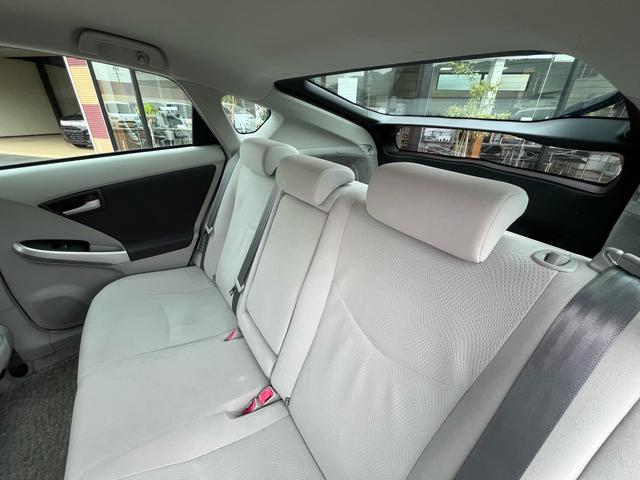 プリウス S スマートキー プッシュスタート CDステレオ オートライト フォグランプ ETC 格納ミラー オートエアコン 純正アルミ 衝突安全ボディー 盗難防止システム Wエアバック ABS 禁煙車(32枚目)