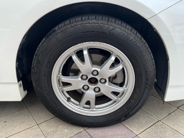 プリウス S スマートキー プッシュスタート CDステレオ オートライト フォグランプ ETC 格納ミラー オートエアコン 純正アルミ 衝突安全ボディー 盗難防止システム Wエアバック ABS 禁煙車(39枚目)