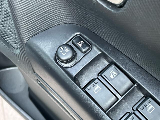 タントエグゼ カスタムＲＳ　純正ナビ　地デジ　Ｂｌｕｅｔｏｏｈ　バックモニター　ドライブレコーダー　ＥＴＣ　スマートキー　ディスチャージライト　フォグランプ　オートエアコン　アイドリングストップ　純正アルミ　格納ミラー　禁煙車（22枚目）