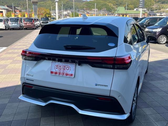 ノート オーテック 軽減ブレーキ 純正9インチナビ 地デジ Bluetooh アラウンドモニター インテリジェントルームミラー 置くだけ充電 LEDライト フォグランプ ETC2.0 シートヒーター 純正アルミ 禁煙車(6枚目)